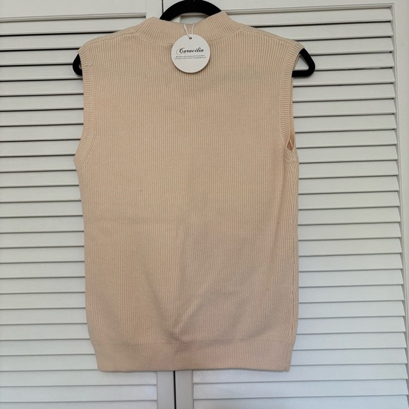 Sleeveless Cream Knit Top - Picture 3 of 3
